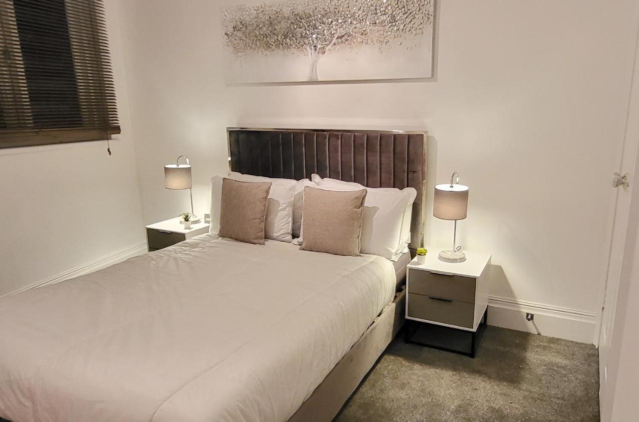Stunning 2 Bedroom Apartment In Canary Wharf - Morland Apartments Londra Esterno foto