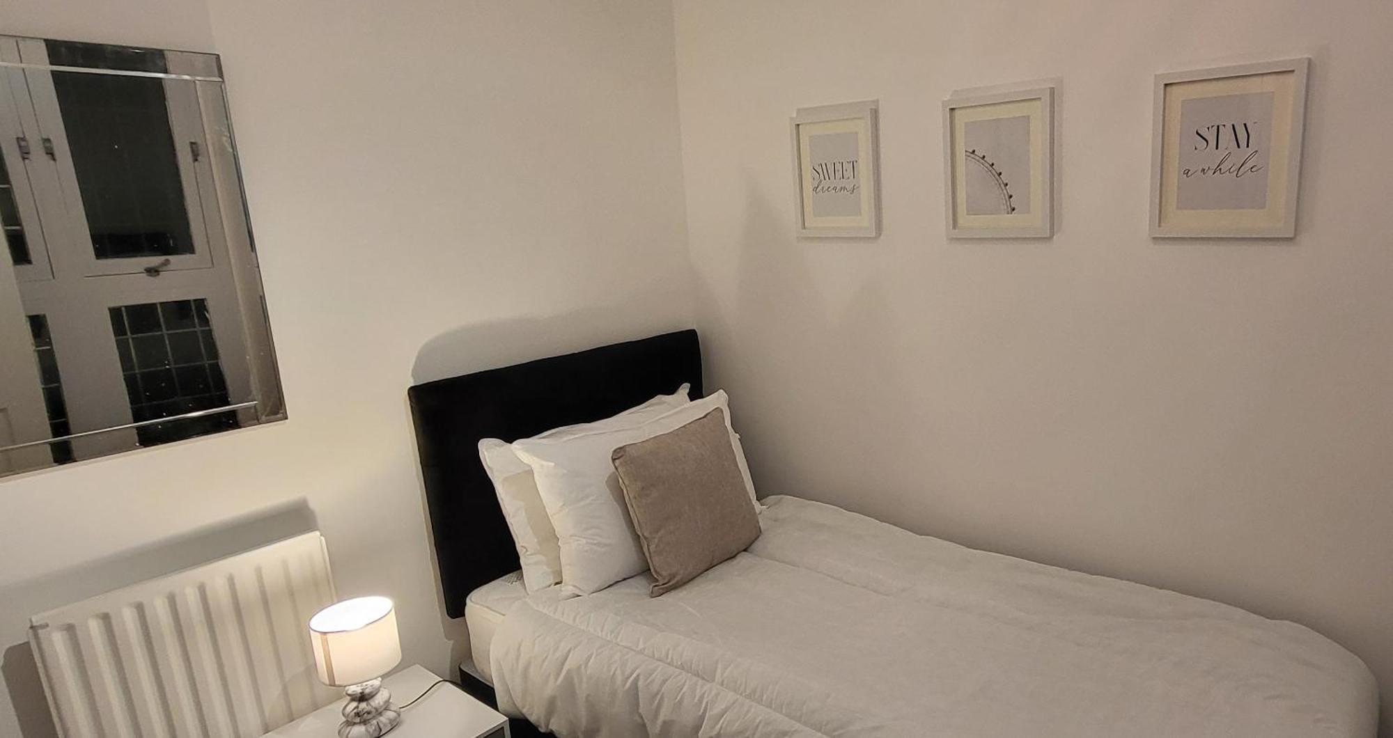 Stunning 2 Bedroom Apartment In Canary Wharf - Morland Apartments Londra Camera foto